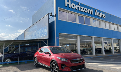 <b>KIA XCeed </b><br>1.6 Diésel Híbrido  136cv Rojo