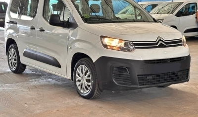 <b>Citroen Berlingo </b><br>Talla M 100cv Blanco
