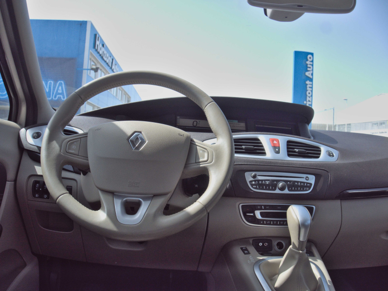 Renault Scenic 2.0DCi Automática 150cv Beige metalizado
