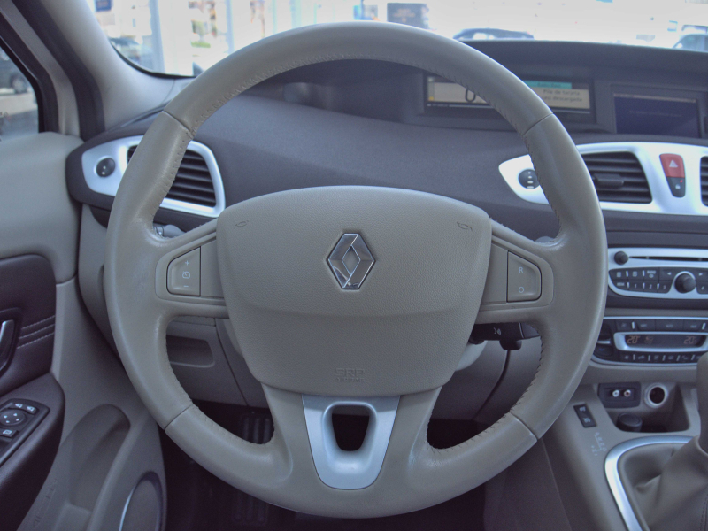 Renault Scenic 2.0DCi Automática 150cv Beige metalizado