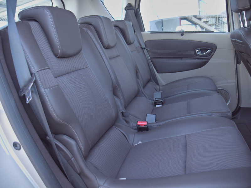 Renault Scenic 2.0DCi Automática 150cv Beige metalizado