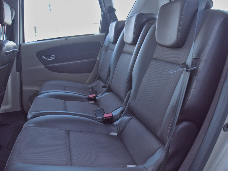 Renault Scenic 2.0DCi Automática 150cv Beige metalizado