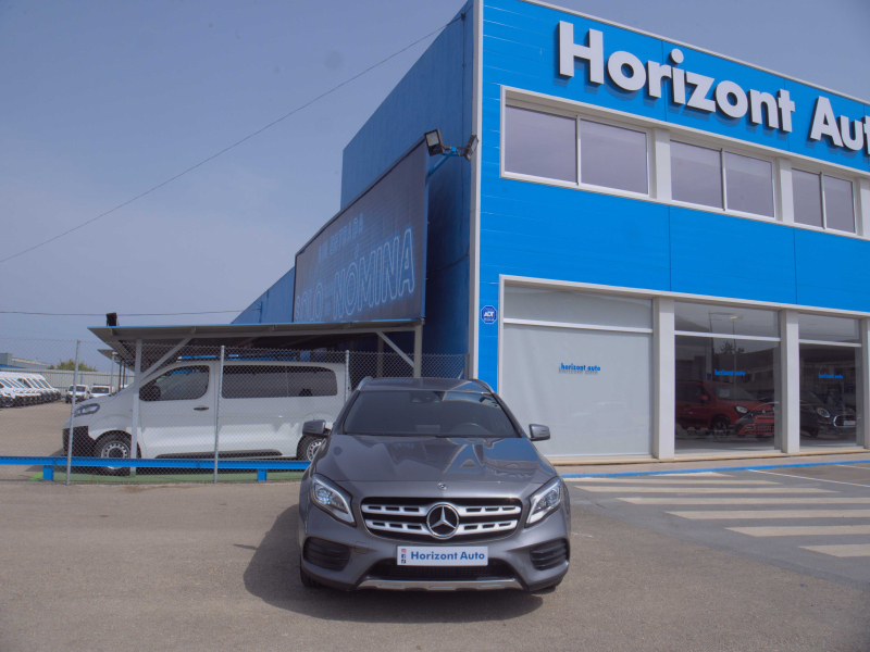 Mercedes-Benz GLA Auto + Levas 1.6i 122cv Gris metalizado