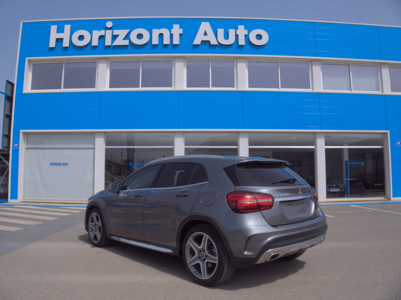 Mercedes-Benz GLA Auto + Levas 1.6i 122cv Gris metalizado