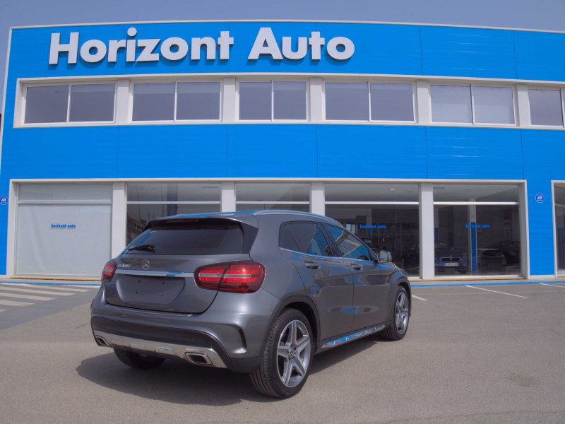 Mercedes-Benz GLA Auto + Levas 1.6i 122cv Gris metalizado