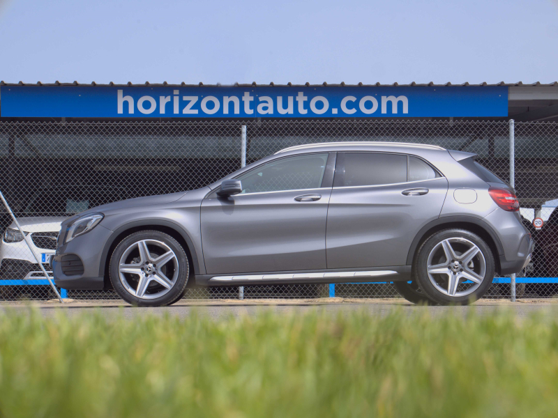 Mercedes-Benz GLA Auto + Levas 1.6i 122cv Gris metalizado
