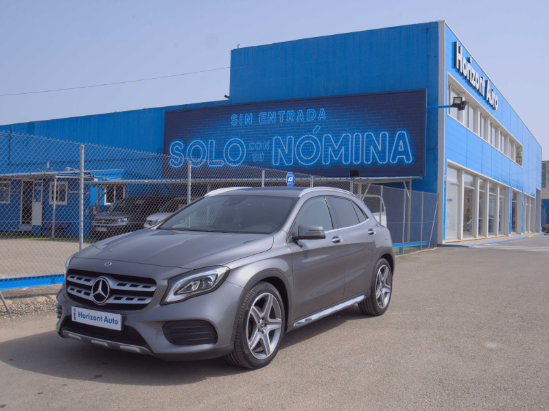 Mercedes-Benz GLA Auto + Levas 1.6i 122cv Gris metalizado