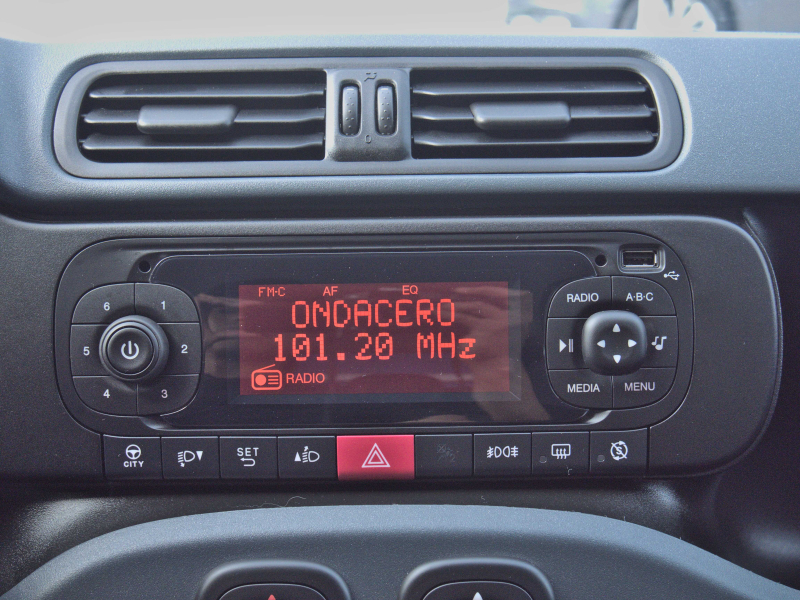 Fiat Panda 1.0 hybrid 70cv Gris