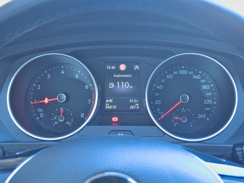 Volkswagen Tiguan Advance BMotion Rline 1.5 TSI  150cv Gris metalizado