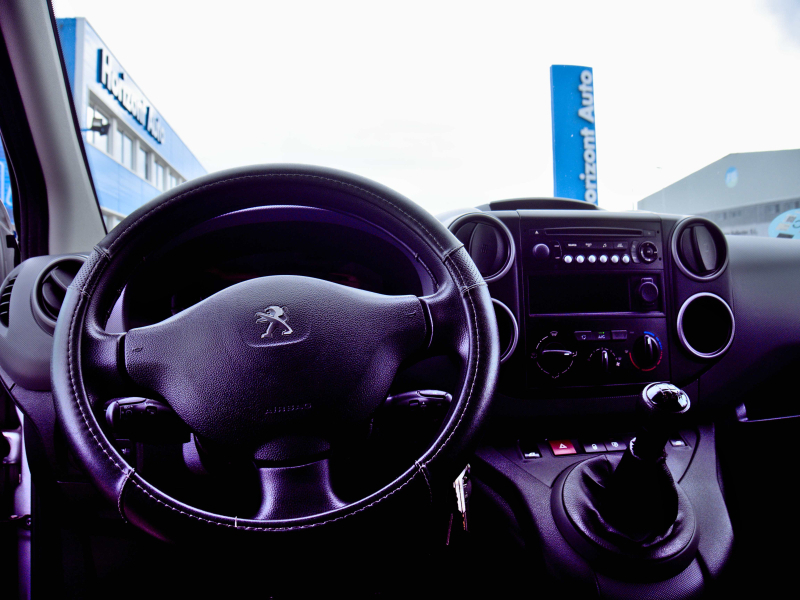 Peugeot Partner 1.6i  98cv Gris
