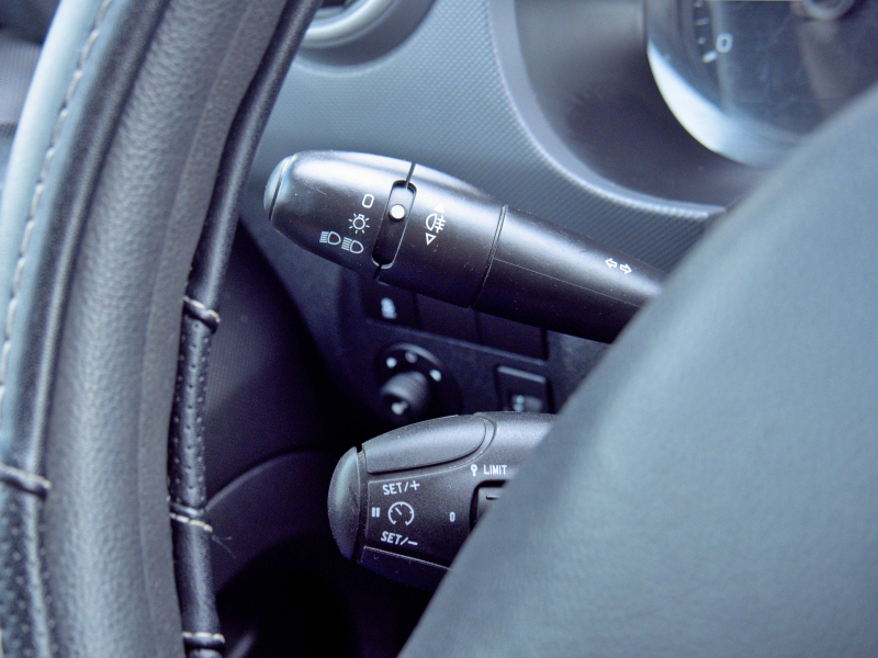 Peugeot Partner 1.6i  98cv Gris