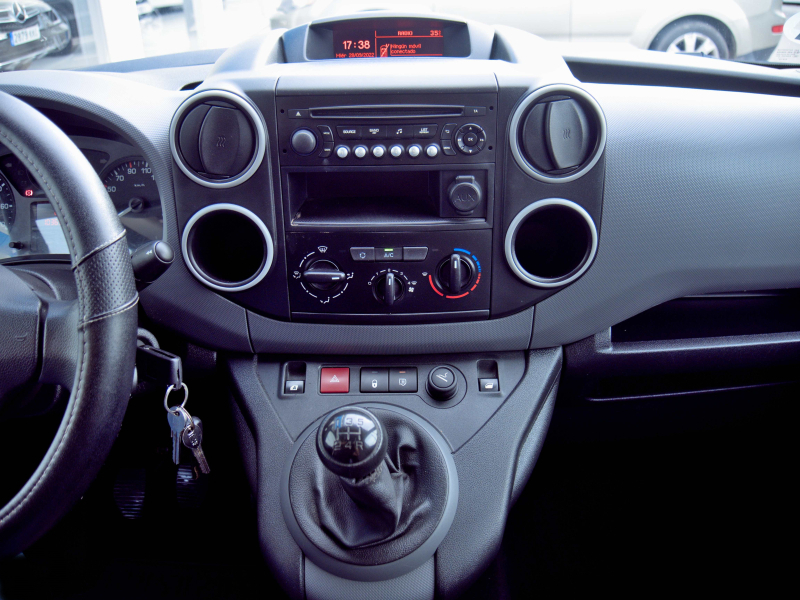 Peugeot Partner 1.6i  98cv Gris