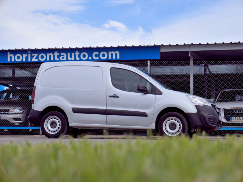 Peugeot Partner 1.6i  98cv Gris