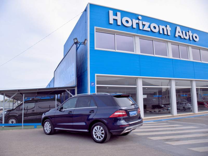 Mercedes-Benz ML 250 Bluetec Diesel 2.2D  204cv Azul metalizado