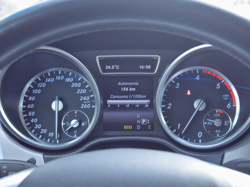 Mercedes-Benz ML 250 Bluetec Diesel 2.2D  204cv Azul metalizado
