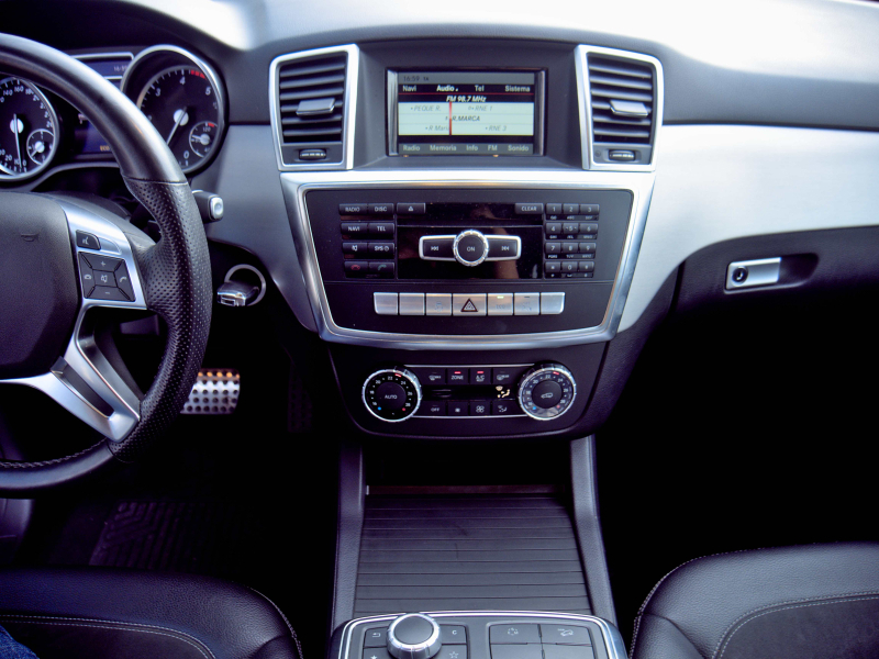 Mercedes-Benz ML 250 Bluetec Diesel 2.2D  204cv Azul metalizado