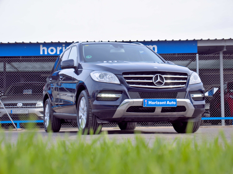 Mercedes-Benz ML 250 Bluetec Diesel 2.2D  204cv Azul metalizado