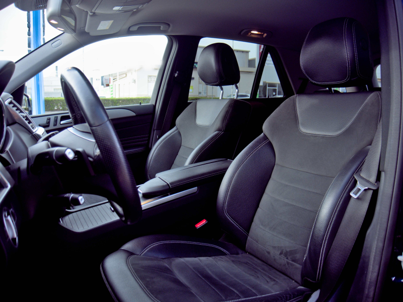 Mercedes-Benz ML 250 Bluetec Diesel 2.2D  204cv Azul metalizado