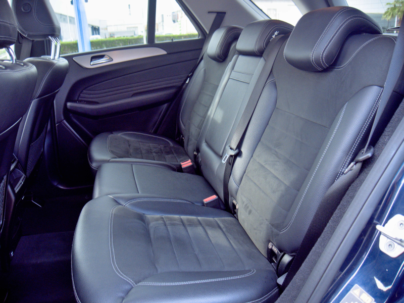 Mercedes-Benz ML 250 Bluetec Diesel 2.2D  204cv Azul metalizado