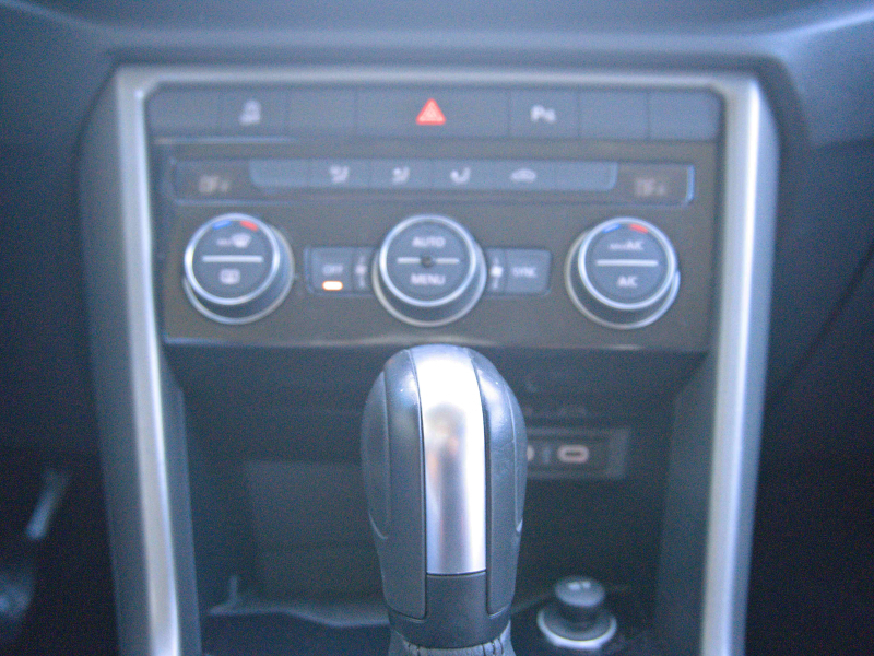Volkswagen T-ROC Advance 1.5 DSG 7 marchas 150cv Oro