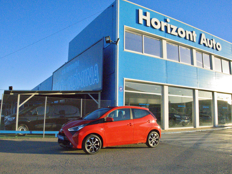 Toyota Aygo 1.0i Xplay 72cv Rojo