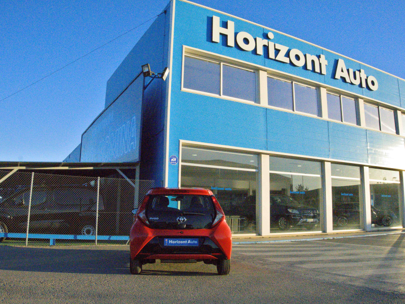 Toyota Aygo 1.0i Xplay 72cv Rojo