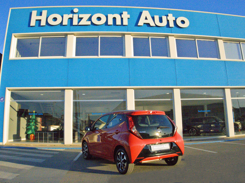 Toyota Aygo 1.0i Xplay 72cv Rojo