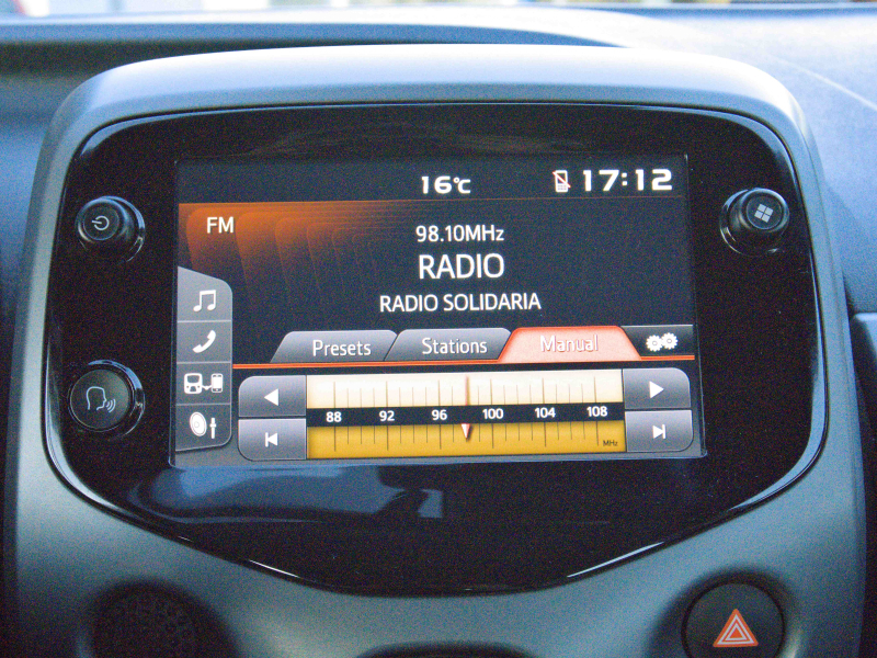 Toyota Aygo 1.0i Xplay 72cv Rojo