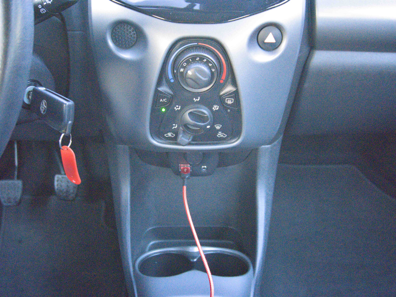 Toyota Aygo 1.0i Xplay 72cv Rojo