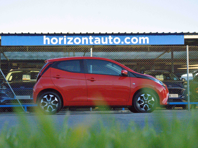 Toyota Aygo 1.0i Xplay 72cv Rojo
