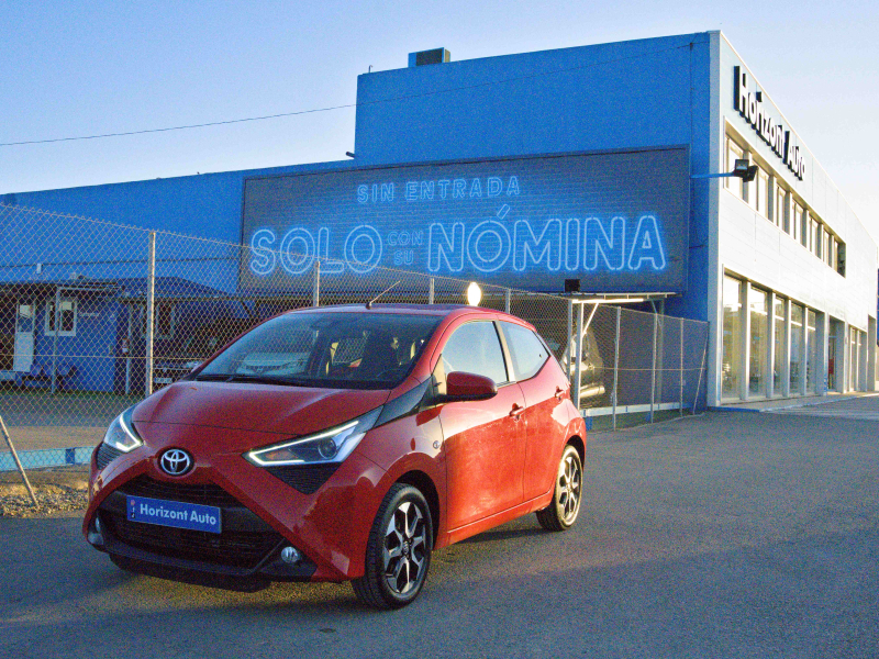 Toyota Aygo 1.0i Xplay 72cv Rojo