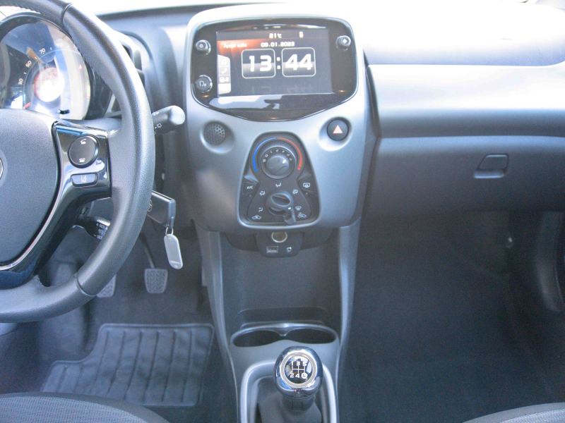 Toyota Aygo 1.0i Xplay 72cv Gris