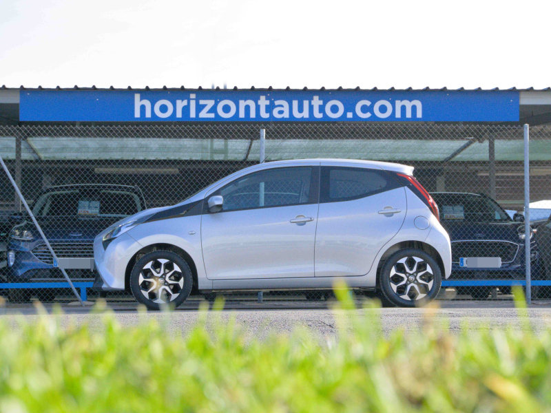 Toyota Aygo 1.0i Xplay 72cv Gris