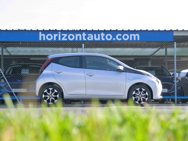 Toyota Aygo 1.0i Xplay 72cv Gris