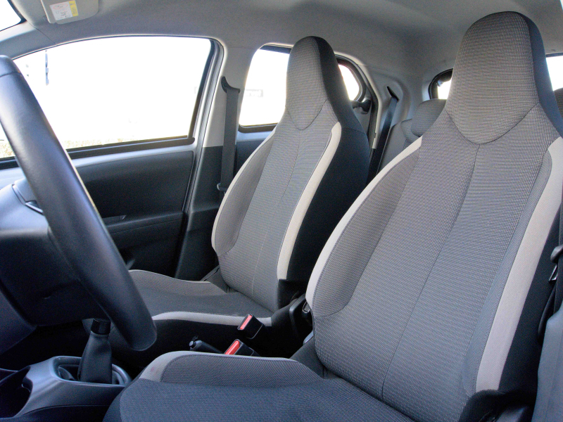 Toyota Aygo 1.0i Xplay 72cv Gris