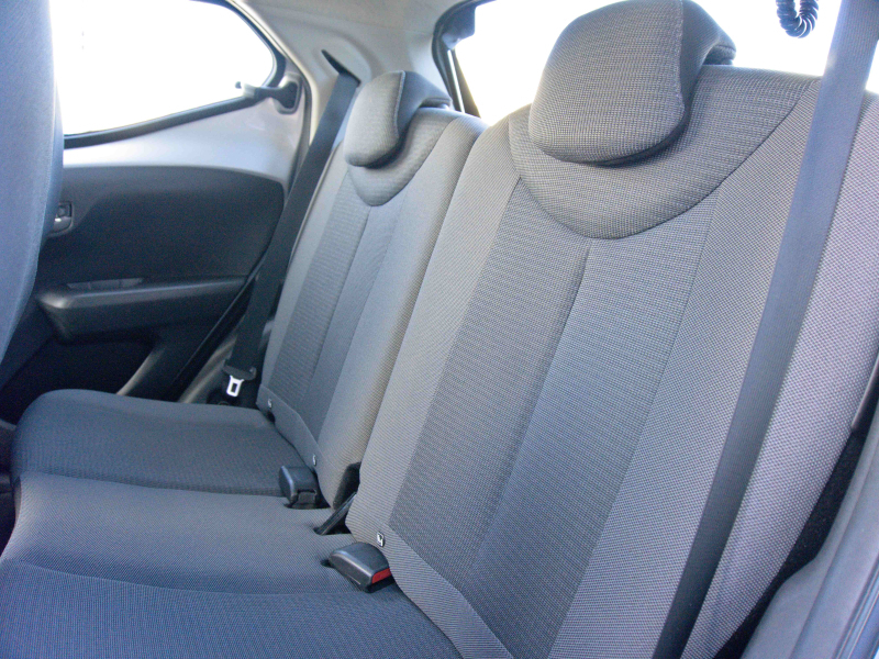 Toyota Aygo 1.0i Xplay 72cv Gris