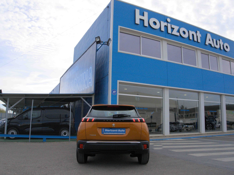 Peugeot 2008 1.2 Active pack 110cv Naranja