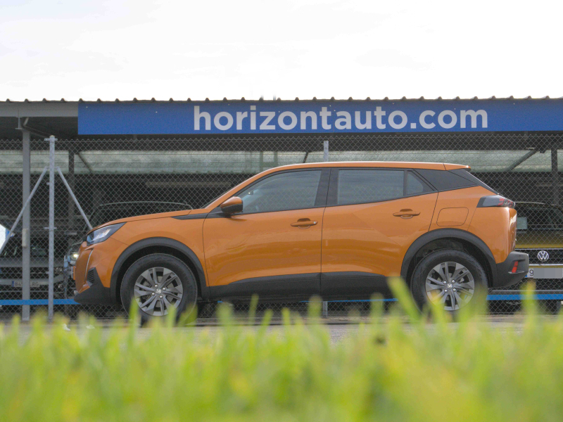 Peugeot 2008 1.2 Active pack 110cv Naranja