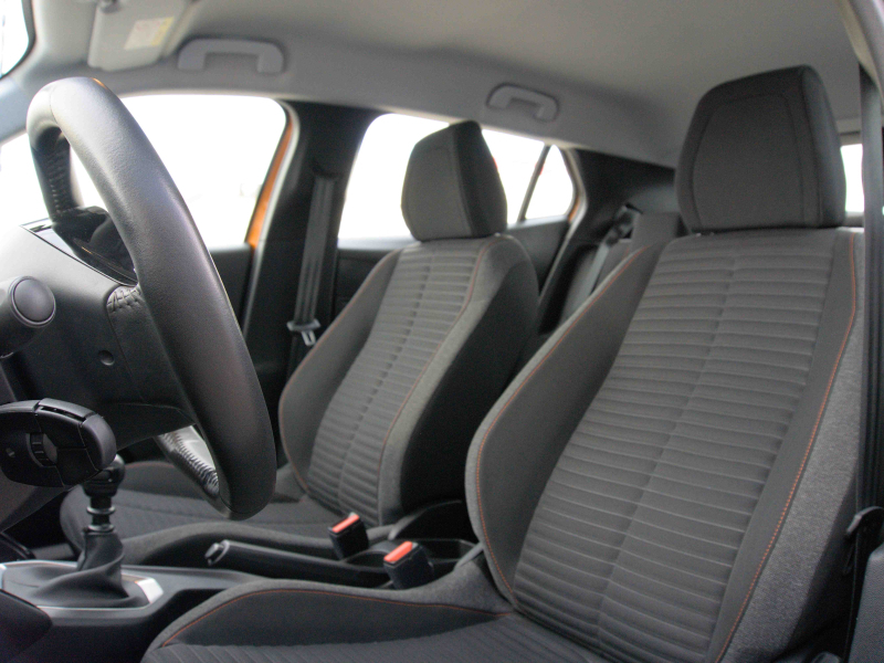 Peugeot 2008 1.2 Active pack 110cv Naranja