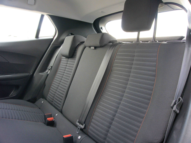 Peugeot 2008 1.2 Active pack 110cv Naranja