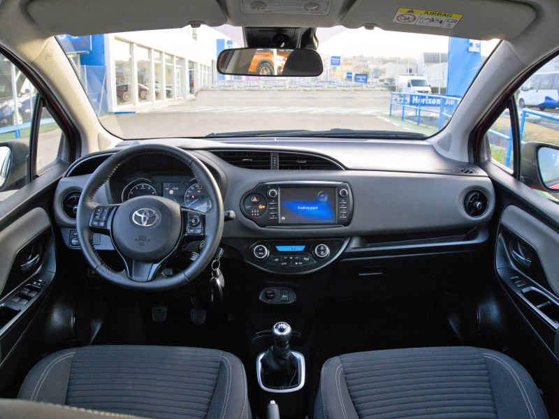 Toyota Yaris Active 1.0  72cv Rojo