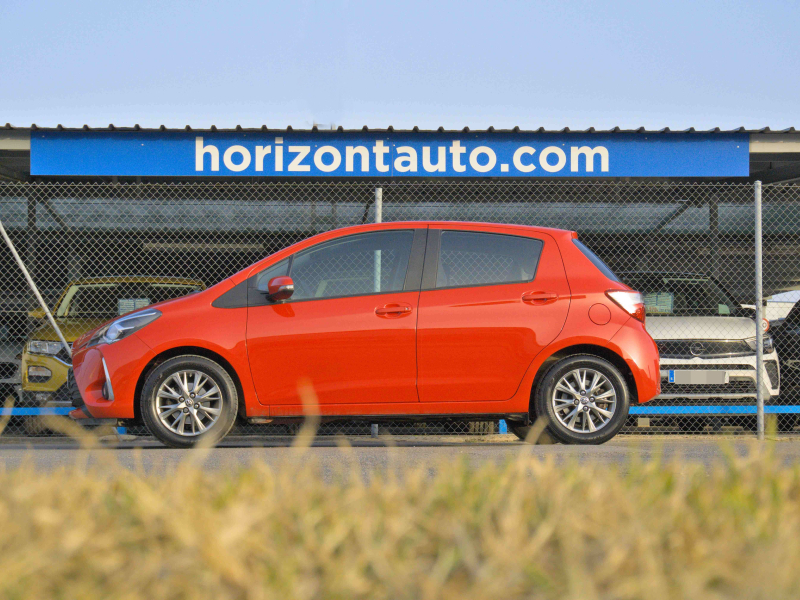 Toyota Yaris Active 1.0  72cv Rojo