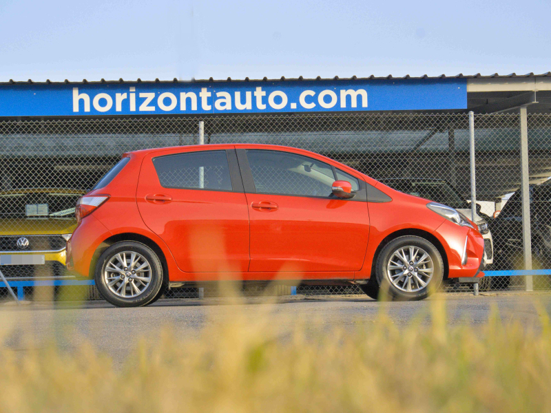 Toyota Yaris Active 1.0  72cv Rojo