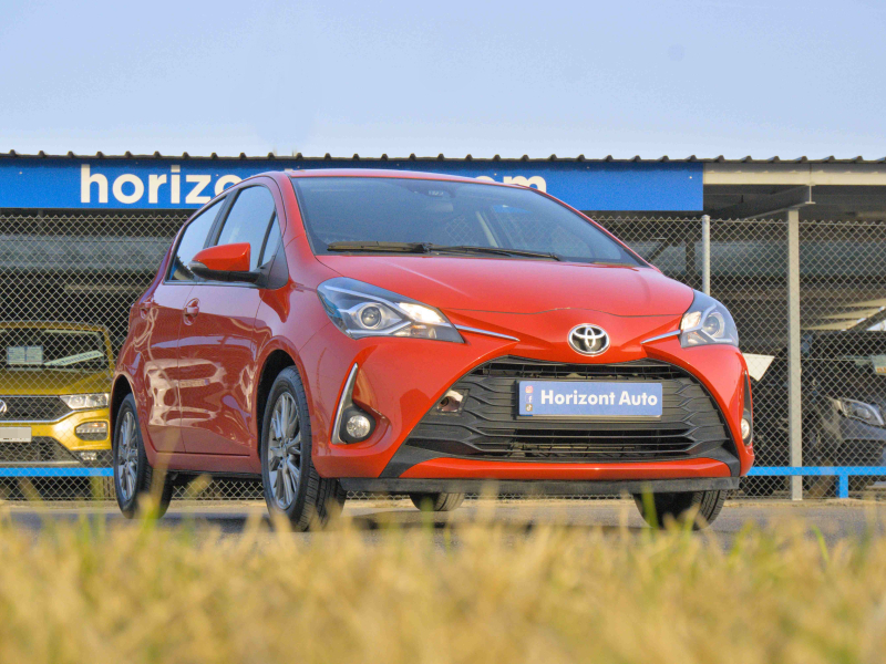 Toyota Yaris Active 1.0  72cv Rojo