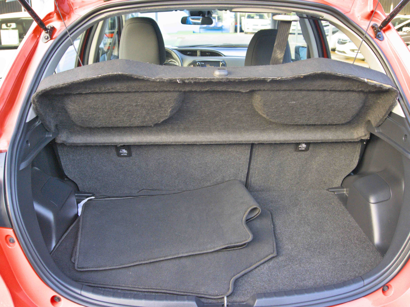 Toyota Yaris Active 1.0  72cv Rojo