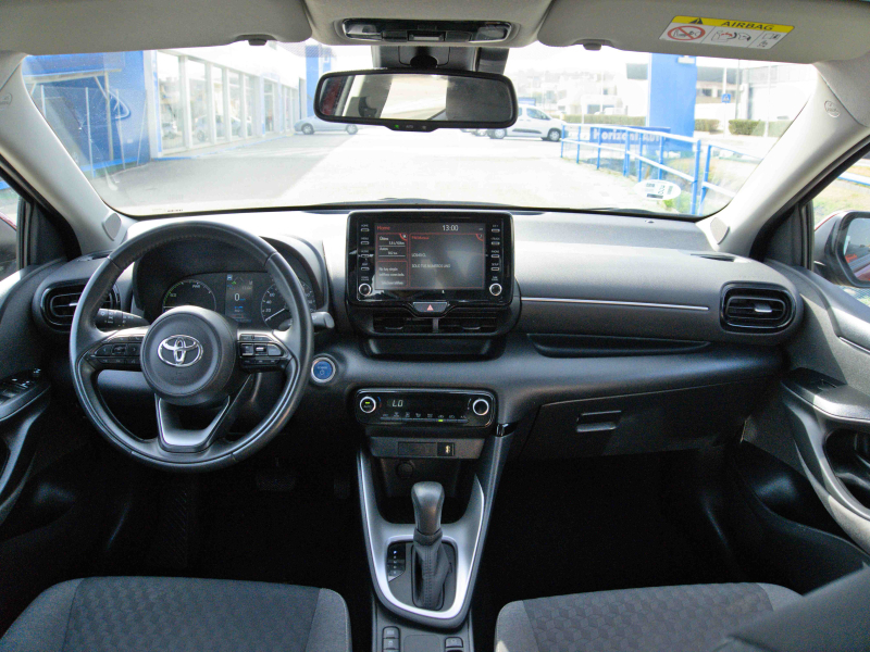 Toyota Yaris Active Tech 1.5 120H eCVT Híbrido  120cv Granate