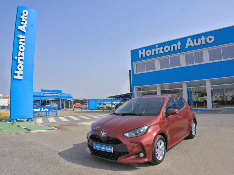 Toyota Yaris Active Tech 1.5 120H eCVT Híbrido  120cv Granate