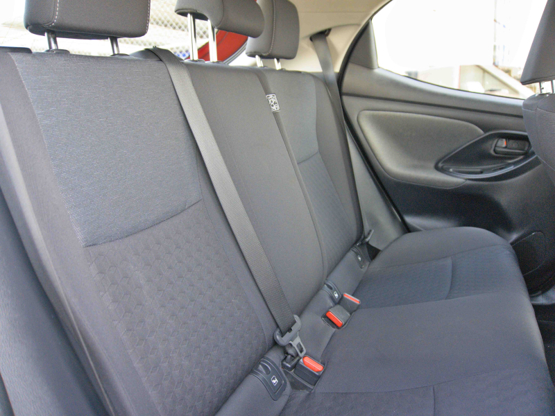 Toyota Yaris Active Tech 1.5 120H eCVT Híbrido  120cv Granate