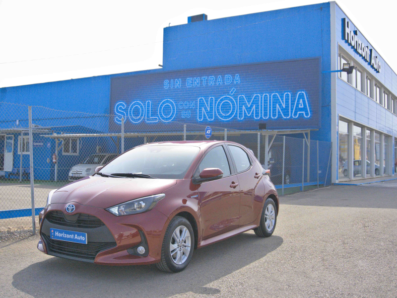 Toyota Yaris Active Tech 1.5 120H eCVT Híbrido  120cv Granate
