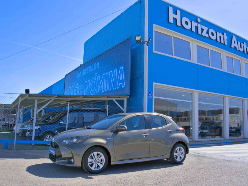 Toyota Yaris Active Tech 1.5 120H eCVT Híbrido Auto  120cv Gris